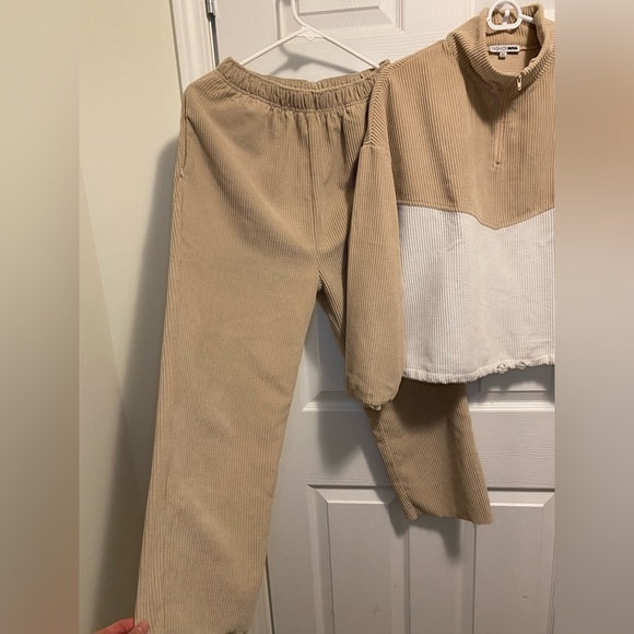 Fashionova Sweatsuit - Picture 4 of 5